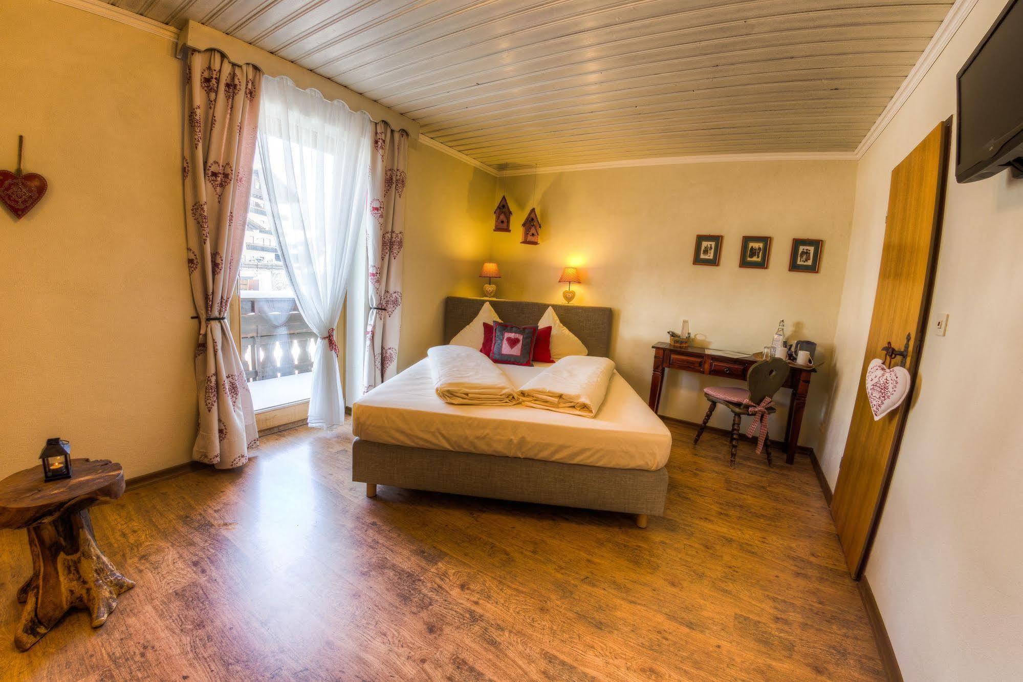 Dreimaederlhaus - Das Vegetarische Boutique Hotel 福森 外观 照片