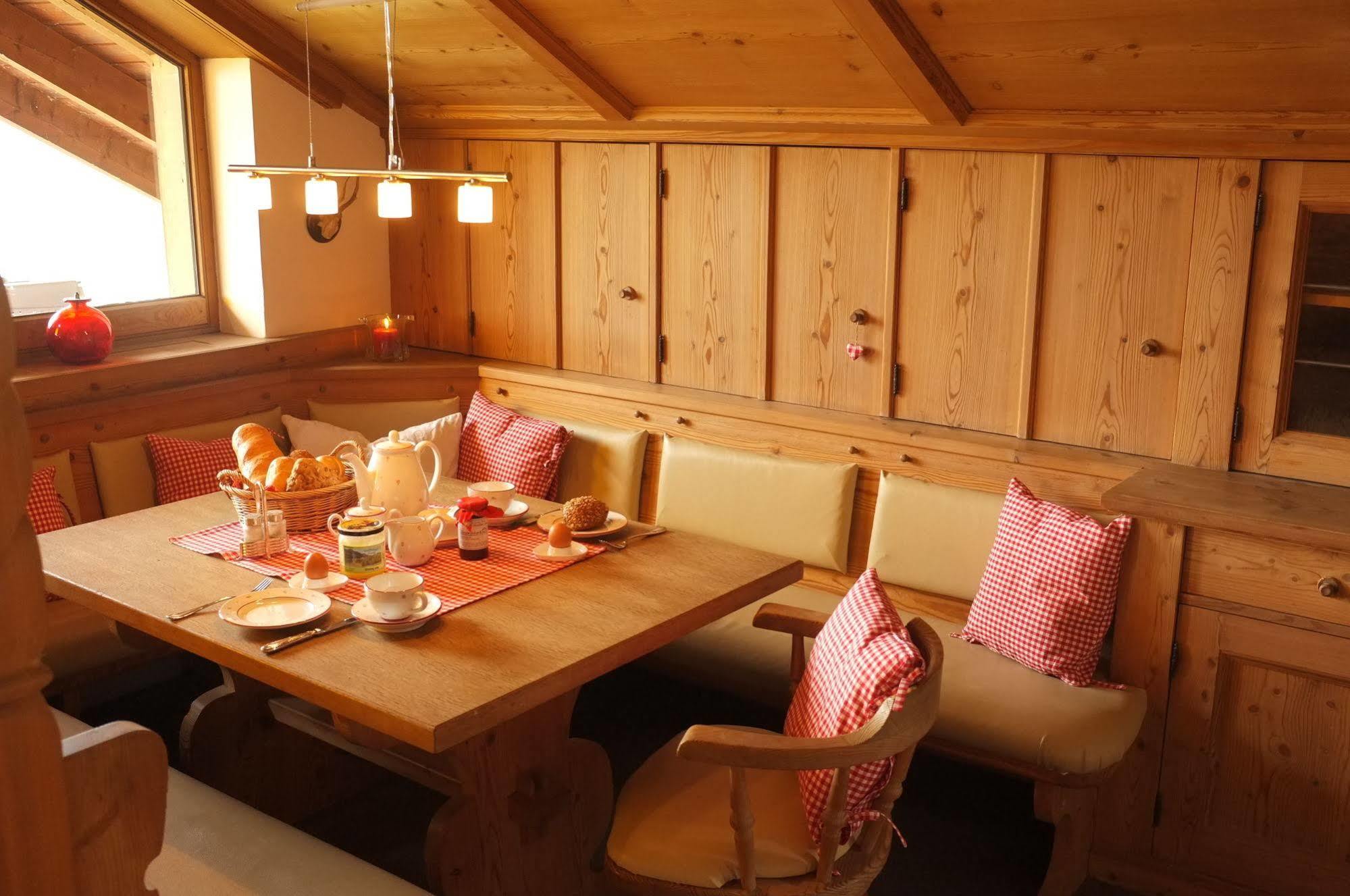 Dreimaederlhaus - Das Vegetarische Boutique Hotel 福森 外观 照片