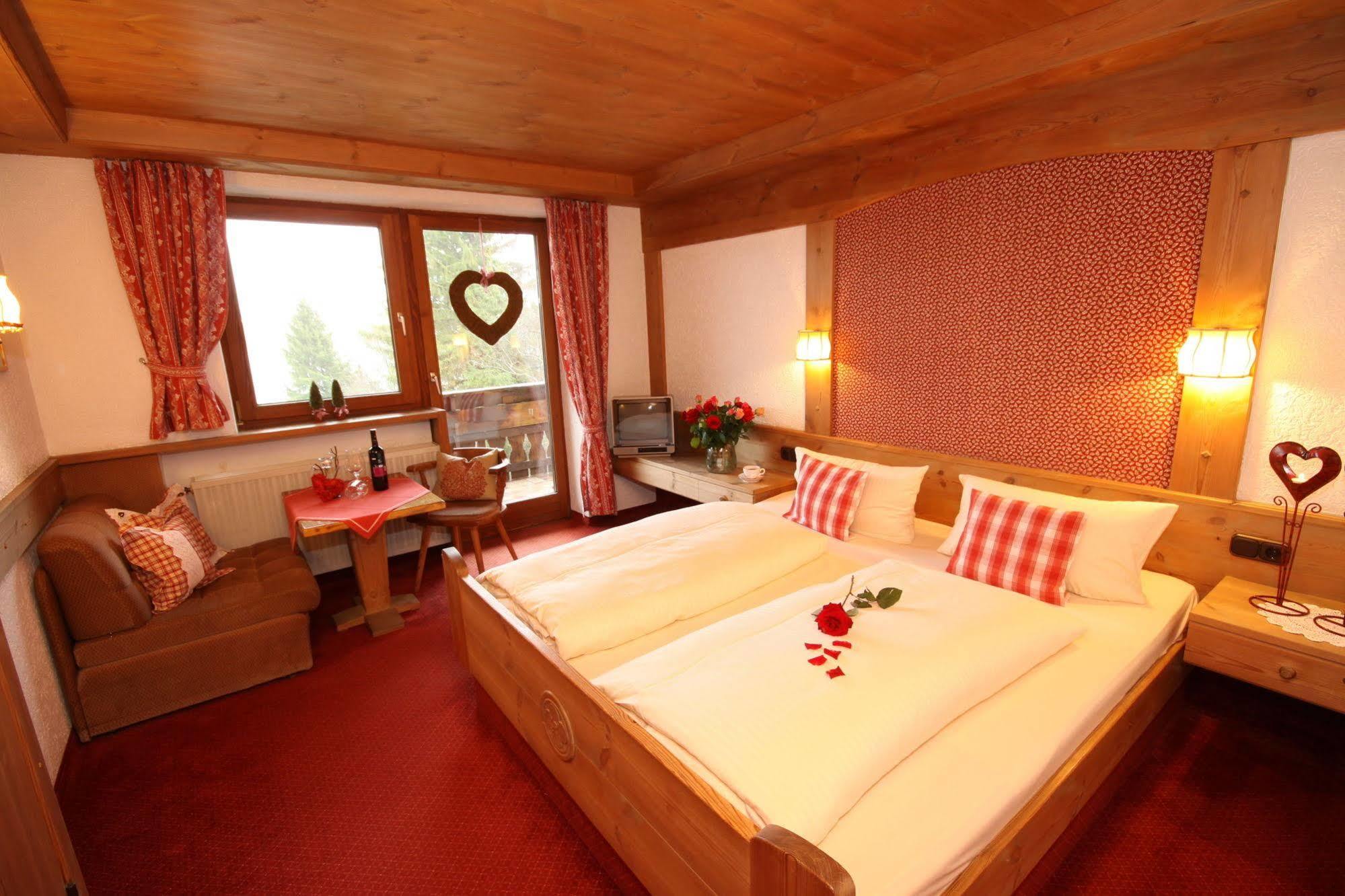 Dreimaederlhaus - Das Vegetarische Boutique Hotel 福森 外观 照片