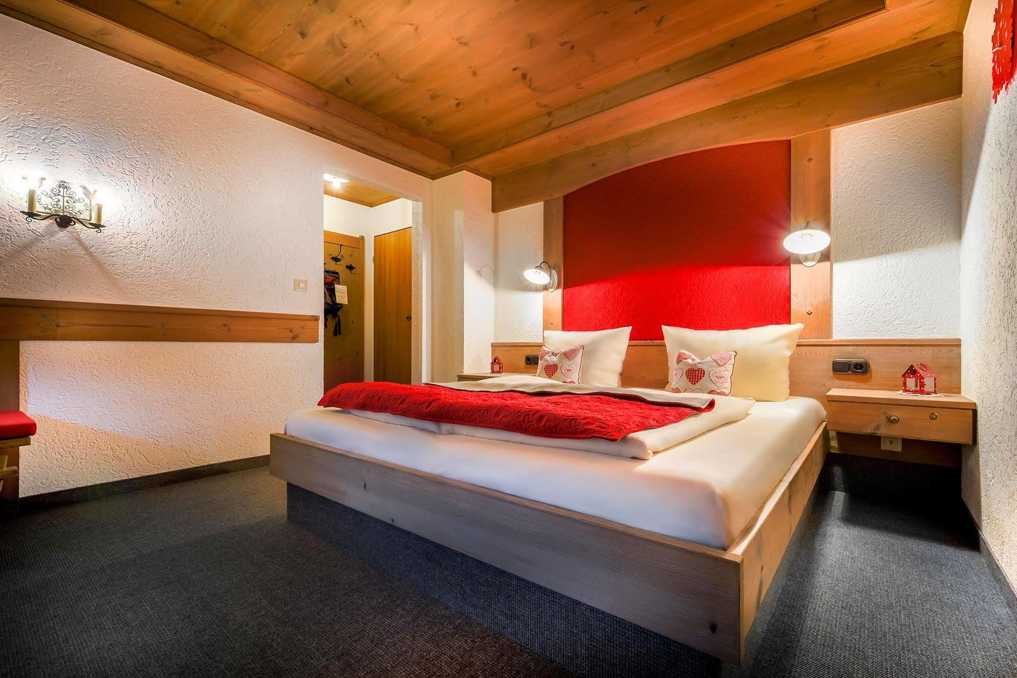 Dreimaederlhaus - Das Vegetarische Boutique Hotel 福森 外观 照片